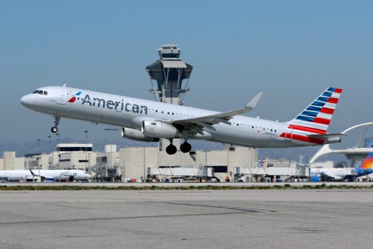 FILE PHOTO An American Airlines Airbus A321 plane takes off from Los Angeles International airport 2 1024x683
