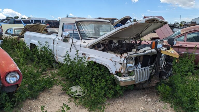 99 1982 Jeep J20 Pickup in Wyoming junkyard photo by Murilee Martin