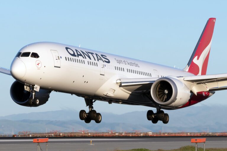 VH ZNE Qantas Boeing 787 9 Dreamliner 2 scaled