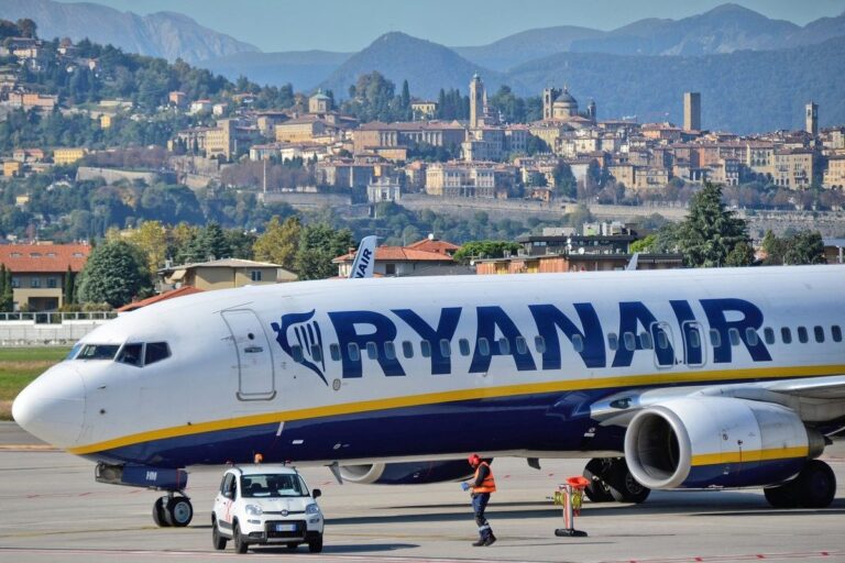 ryanair gc6d0db8aa 1280 e1640190375317