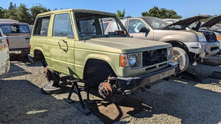 99 1984 Mitsubishi Montero in California junkyard photo by Murilee Martin