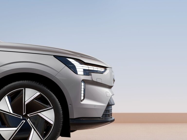 2025 volvo ex90