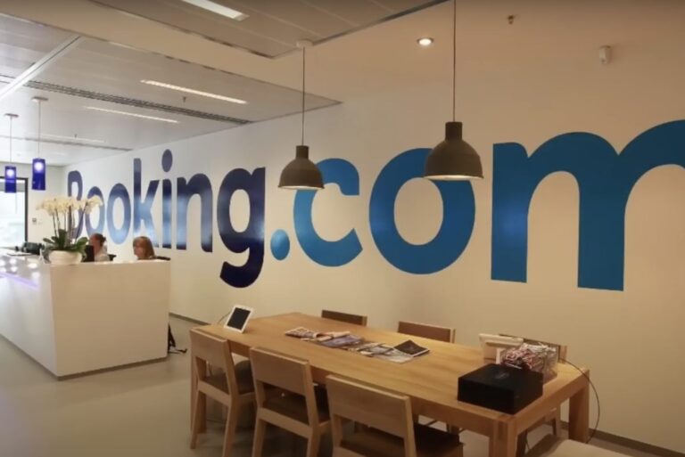 bookingcom office scaled