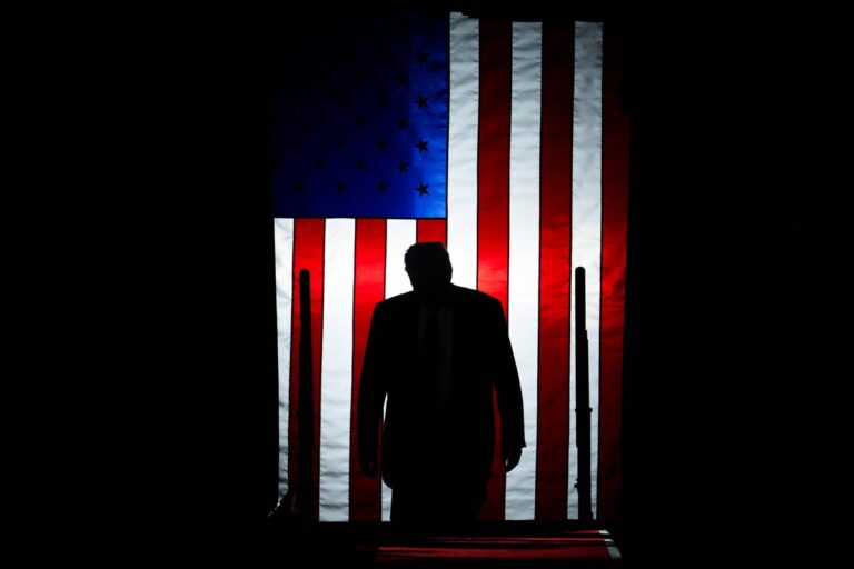 Trump w US Flag
