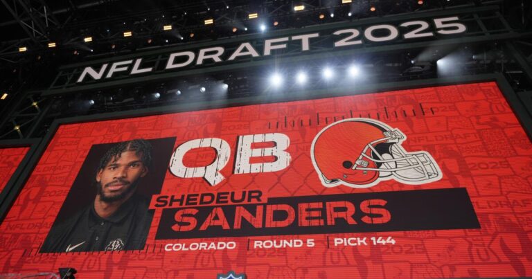 urlhttps3A2F2Fcalifornia times brightspot.s3.amazonaws.com2F052Fd82F216b58bb499aaf1cff52038fc0a42Fnfl draft football 34481