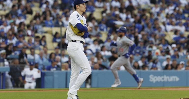 urlhttps3A2F2Fcalifornia times brightspot.s3.amazonaws.com2F102F162F5676a9b84ec88cd8bbcafb735a032F1501640 sp mlb dodgers cubs 11 gmf