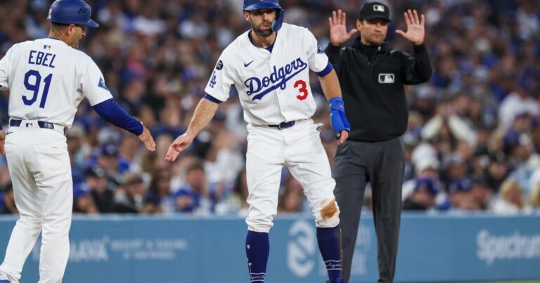 urlhttps3A2F2Fcalifornia times brightspot.s3.amazonaws.com2F3f2F252F5dfda7ee42eb84446836fb1cfd612F1505652 sp 0513 dodgers as rcg 3193