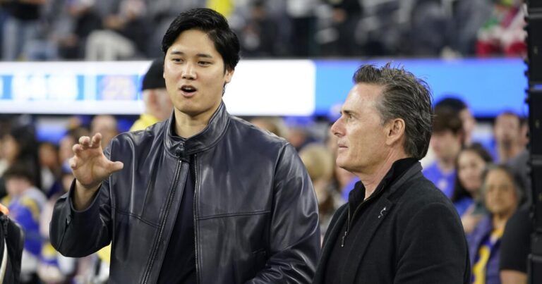urlhttps3A2F2Fcalifornia times brightspot.s3.amazonaws.com2F7b2Fbc2F36d13196444fb9df80b13ad985d62Fmanaging ohtani baseball 86975