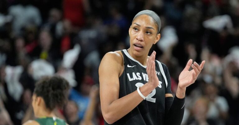 urlhttps3A2F2Fcalifornia times brightspot.s3.amazonaws.com2Fe02F882F0e67ad164629a13507fd4dad10fc2Fwnba training camps open basketball 86471