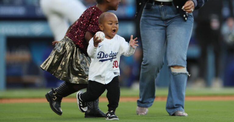 urlhttps3A2F2Fcalifornia times brightspot.s3.amazonaws.com2Ff52F6a2F4f5763e147faae48aa9e1de037782F1505652 sp 0513 dodgers as rcg 1456